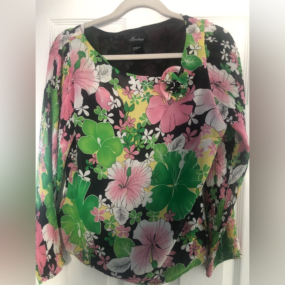 Floral shirt can be worn with anything